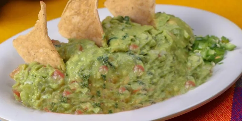 How Long Can Guacamole Sit Out