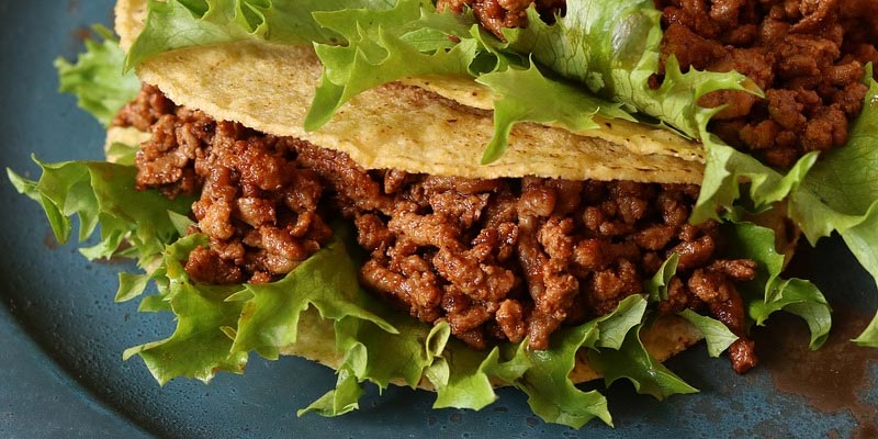 taco with meat fillings